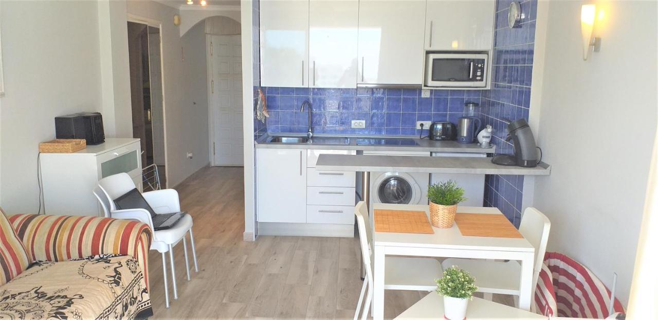 Apartment With A Large South-Facing Balcony, Sea View And Wifi In Las Americas Center Playa de las Américas Kültér fotó